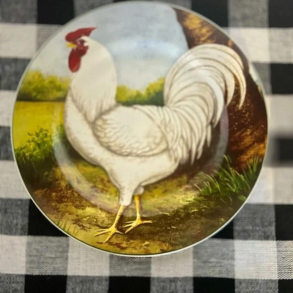 Ceramic Set of 2 Vintage “ON THE FARM” Chicken Plates like new. - Picture 7 of 7